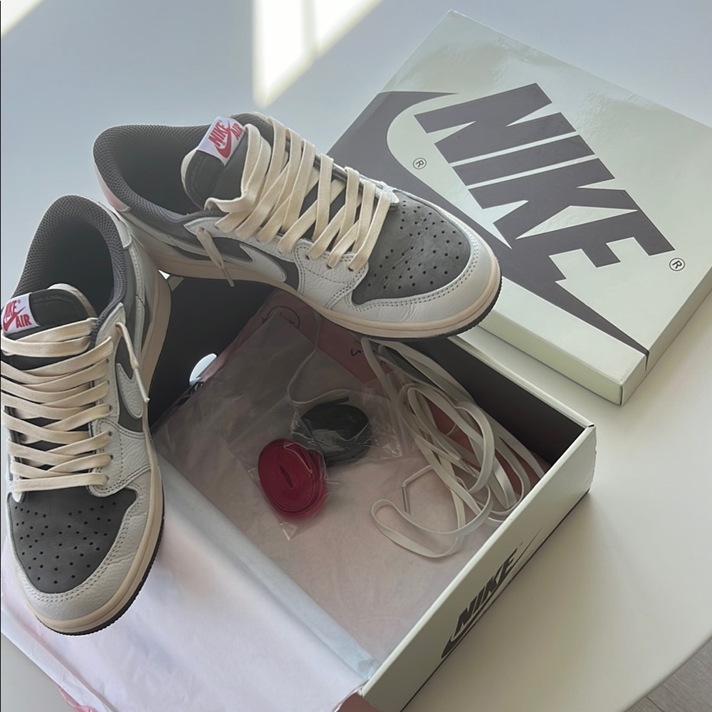 Travis Scott replicas